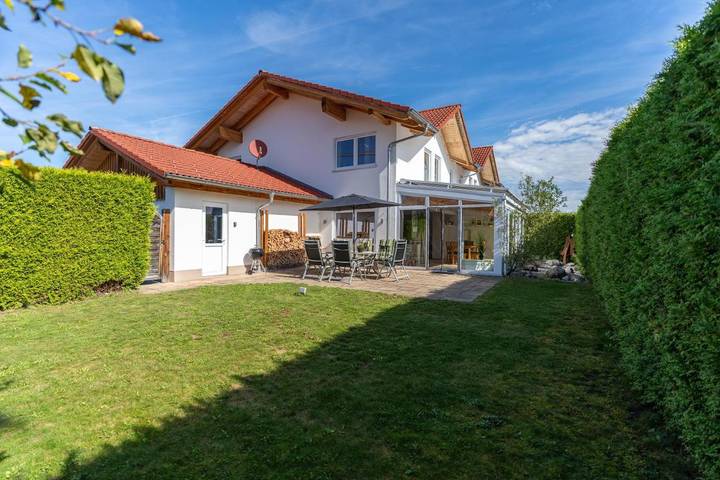 Ferienhaus für 7 Personen, mit Ausblick und Garten