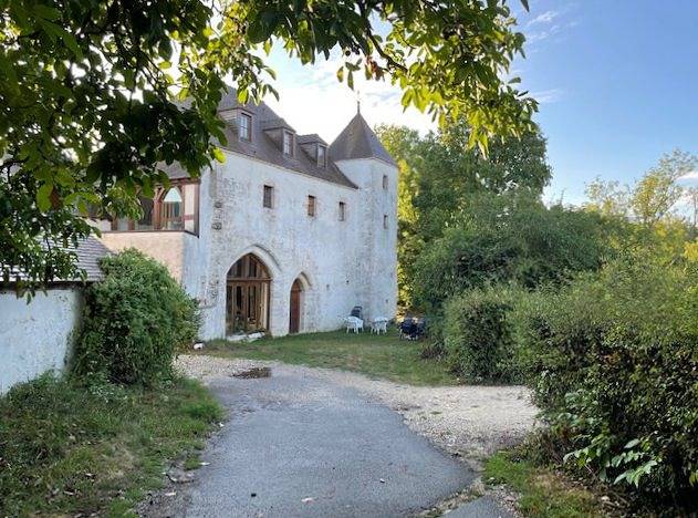 Gîte pour 5 personnes, avec Terrasse ainsi que Jardin et Piscine