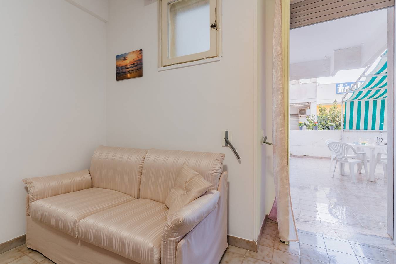 Apartamento entero, Apartamento 'Casa Tramacere' con terraza compartida y aire acondicionado in Baia Verde, Golfo de Tarento