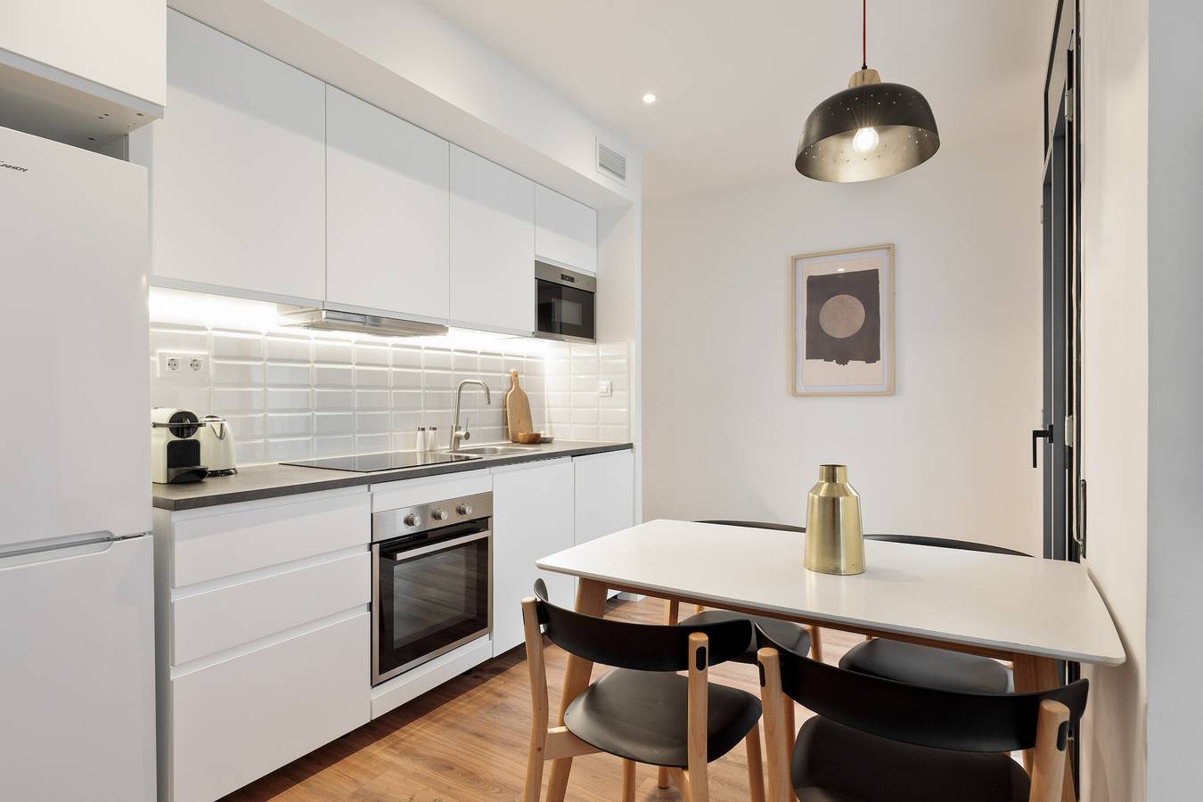 Entire apartment, Urban Chill | 2-Bedroom Apartment with Balcony in Hospitalet de Llobregat, l'Hospitalet de Llobregat