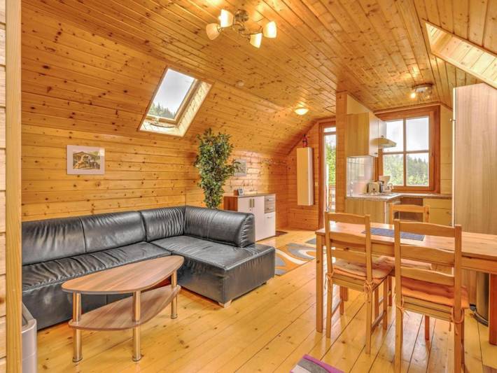 Ganze Wohnung, Schöne Ferienwohnung mit Balkon in den Alpen in Liebenfels, Mittelkärnten