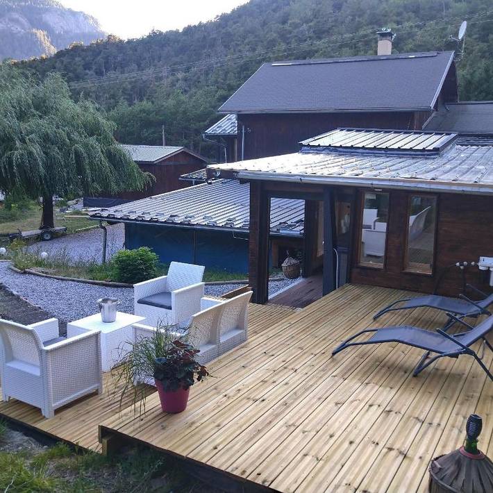 Location de vacances pour 4 personnes, avec sauna et piscine ainsi que jardin et vue à Méolans-Revel - 3