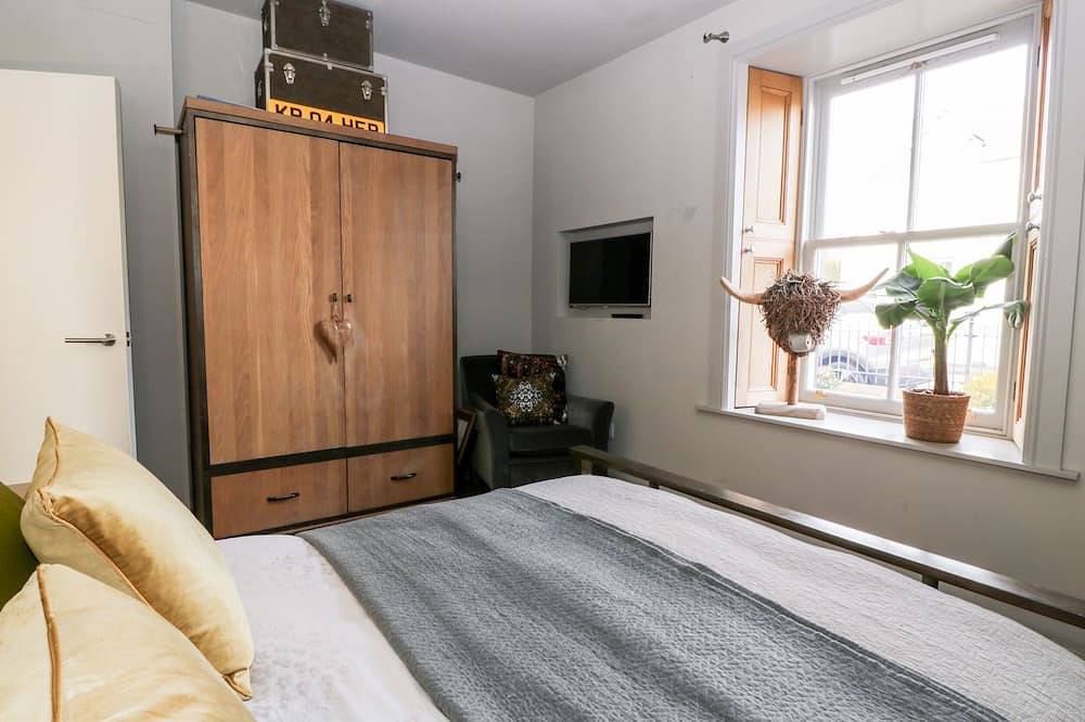 Shepherdess Cottage, pet friendly, luxury holiday cottage in Moffat in Moffat, Dumfries and Galloway