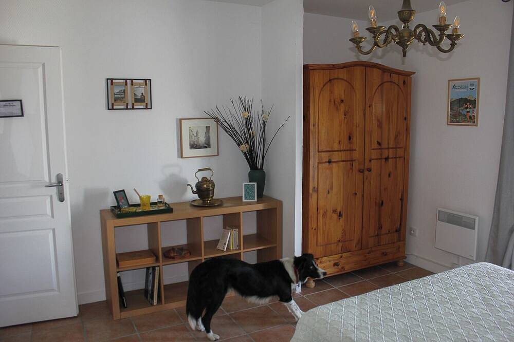 House between lake and mountains, close to resorts in Prunières, Écrins National Park