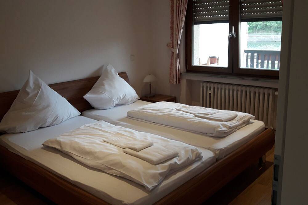 Ganze Wohnung, Modernes, hochwertig möbliertes 2-Zimmer Apartment mit Balkon an der Mosel! in Nittel, Landkreis Trier-Saarburg