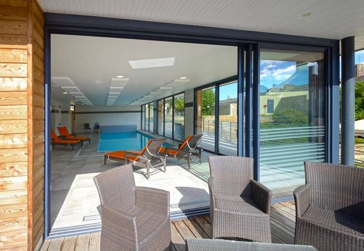 Hôtel pour 4 personnes, avec Terrasse et Jardin ainsi que Piscine et Sauna à Saint-Brice-en-Coglès