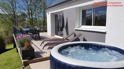 Location de vacances pour 7 personnes, avec jacuzzi et jardin à Saint-Jean-du-Doigt