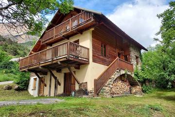 Maison de campagne pour 8 personnes, avec balcon et jardin à Les Vigneaux