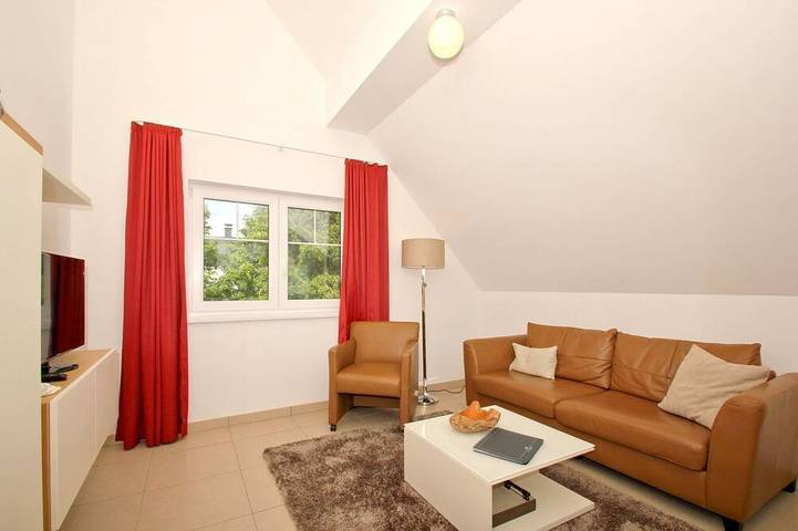 Entire apartment, Beachfront apartment with balcony, use of swimming pool and sauna - Rex Rugia in Lobbe, Mönchgut