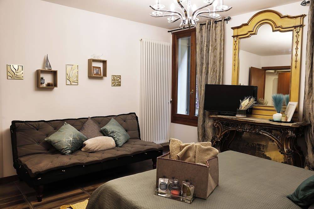 Entire apartment, Suite Haven In Venice With Private Spa in Venice, Venice Province