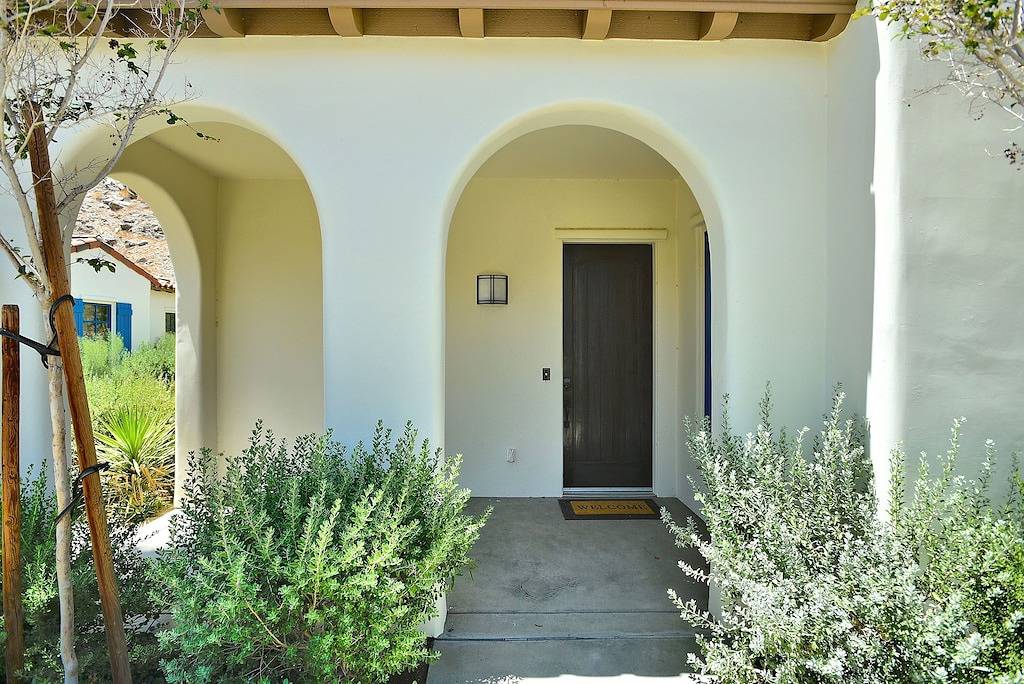 Ganze Wohnung, Atemberaubende 2-stöckige spanische Stadthaus, Mtn. Aussicht, Privatterrasse, Gar. Für 2 Autos. und mehr! in La Quinta (CA), Coachella Valley