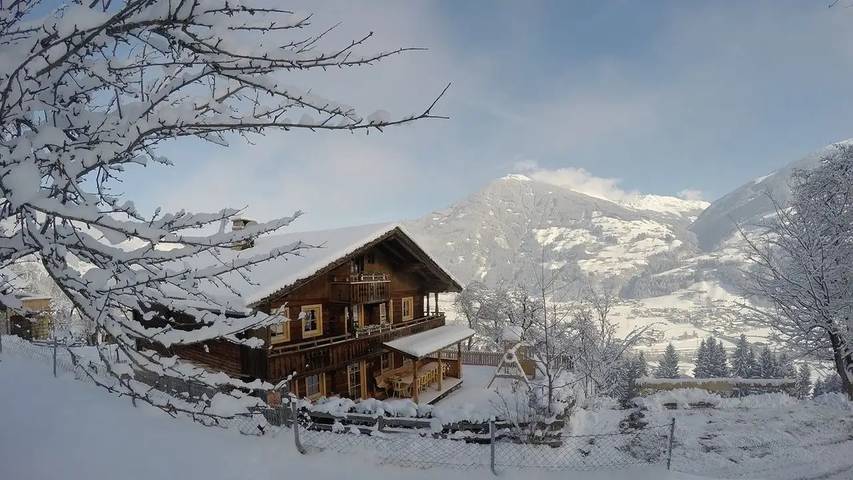 Chalet für 15 Personen, mit Whirlpool und Terrasse sowie Garten in Kaltenbach - 4