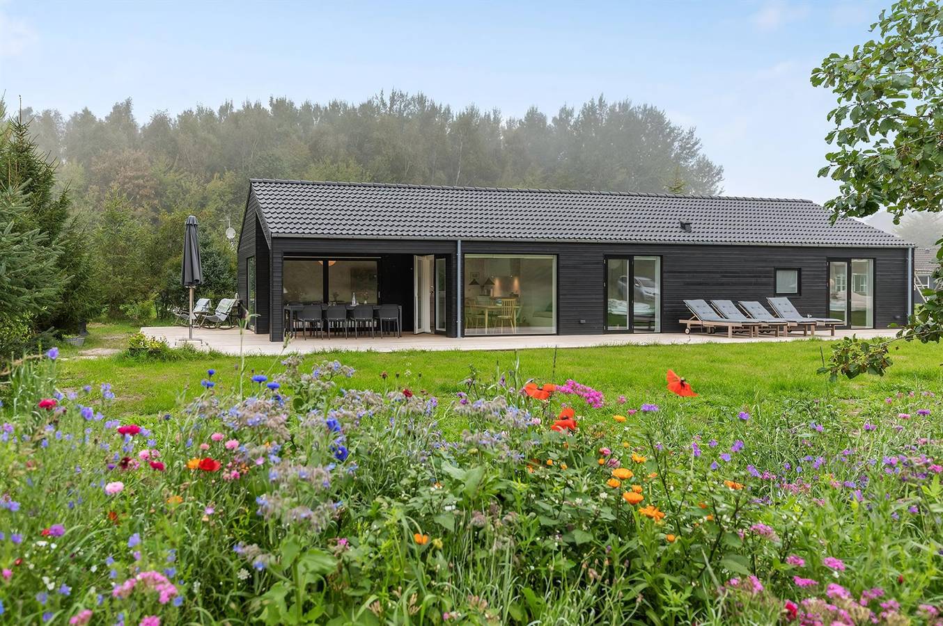 Home in Aakirkeby with sauna in Østre Sømarken, Pedersker
