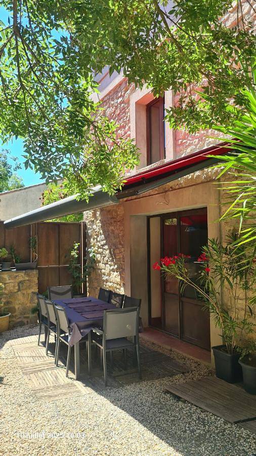 Location de vacances pour 10 personnes, avec vue et jardin, animaux acceptés à Mas-des-Cours