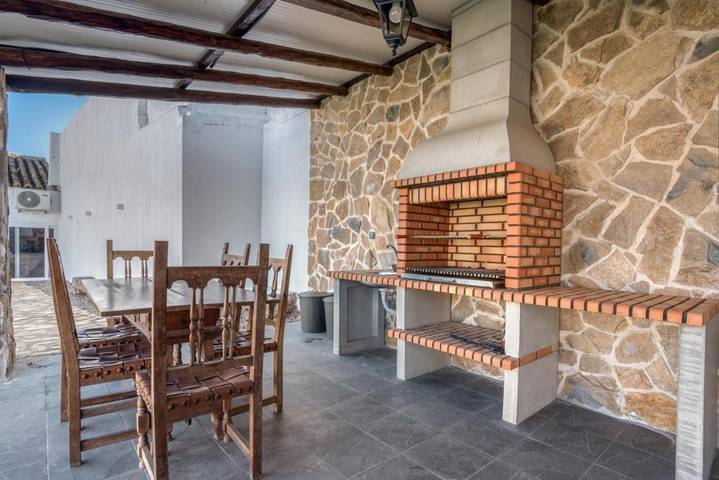 Chalet para 12 personas, con jardín además de piscina y vistas, Familias con niños en Montes de Toledo - 4