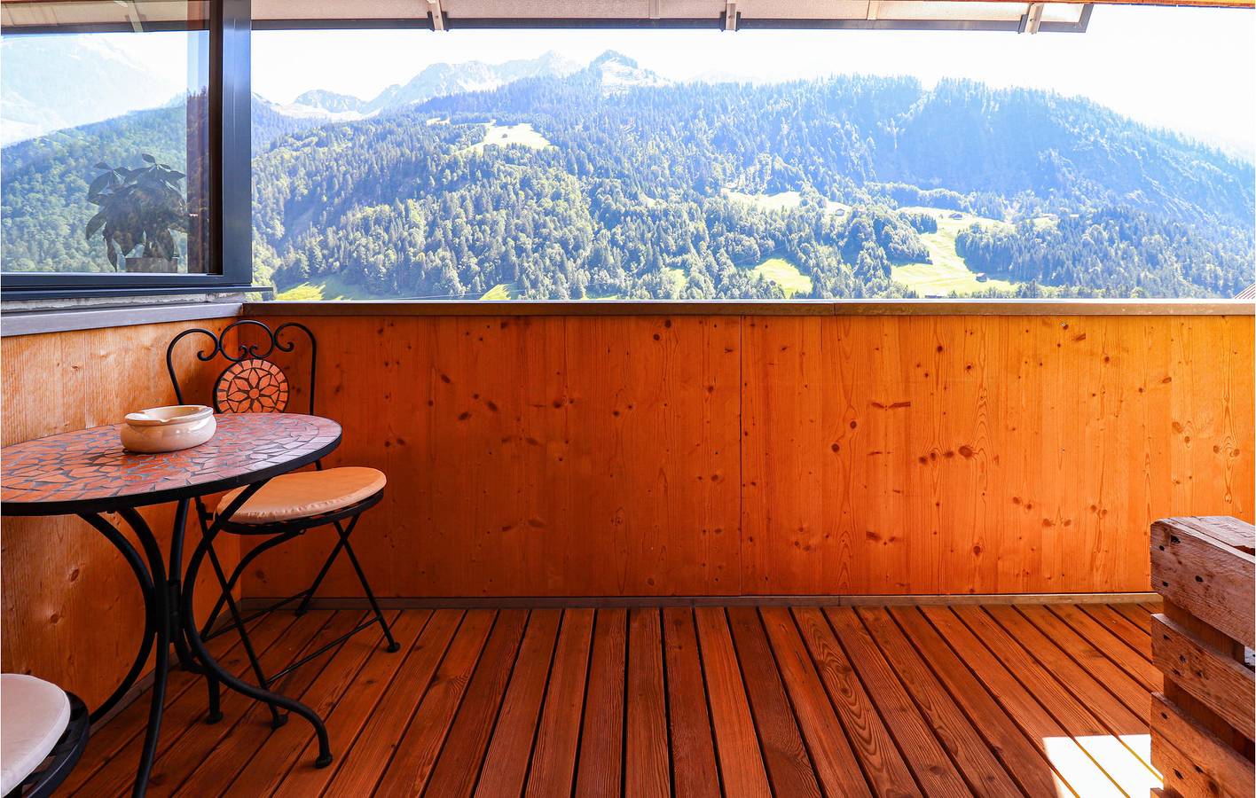 Ganze Ferienwohnung, Appartement mit Bergblick, WiFi und Parkplatz in Sonntag, Österreichische Alpen