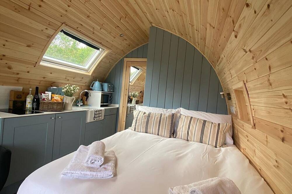 Wild Luxury Bluebell Glamping Pod with Wood Fired Hot Tub in quiet rural setting in Devon