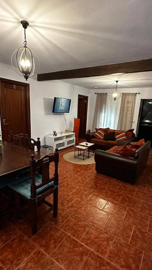 Casa rural para 5 personas, con vistas además de jardín y piscina en Zahara de la Sierra - 2