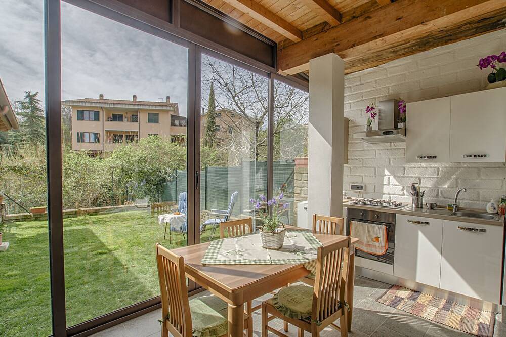 Entire apartment, Independent studio in the center in Bracciano, Lake Bracciano
