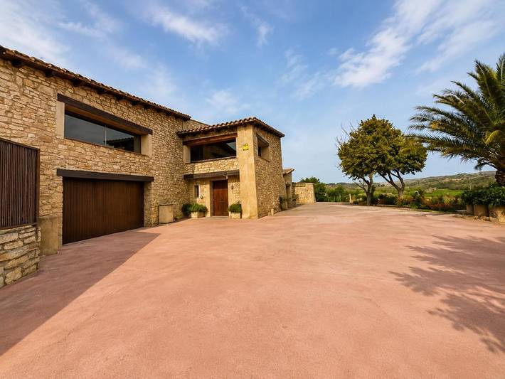 Casa rural para 16 personas, con Terraza y Jardín además de Piscina y Vistas en Segarra - 2