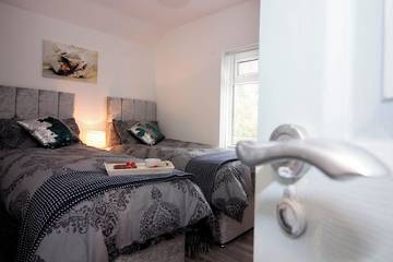Apartment for 6 People in Exeter, Devon, Photo 3