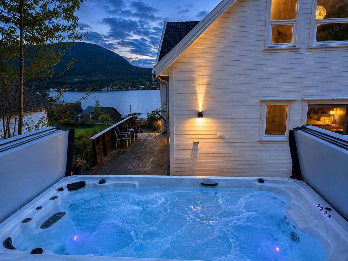 Scenic fjord home with terrace, minutes from Pulpit Rock in Strand (Rogaland)