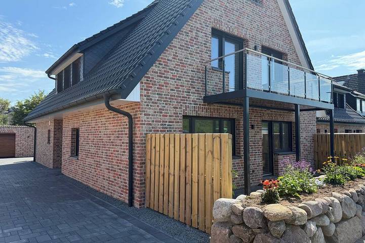 Ganze Wohnung, BeachHus 35, Whg.1: Fewo in erster Reihe, direkt an der Strandüberdahrt in St. Peter-Ording, Eiderstedt