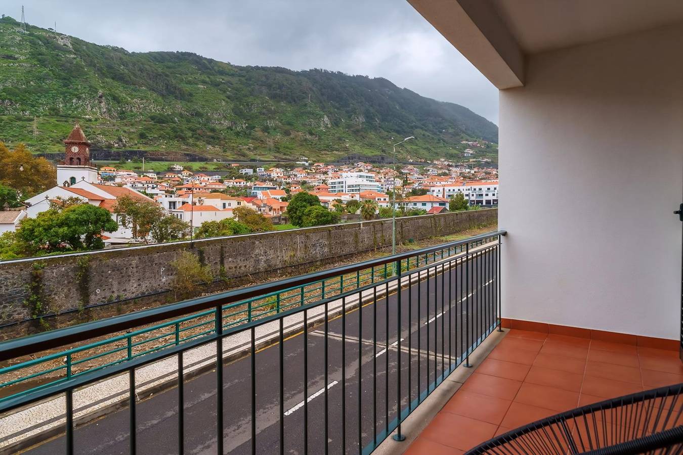 Ganze Wohnung, Ferienwohnung für 4 Personen mit Balkon in Machico, Madeira