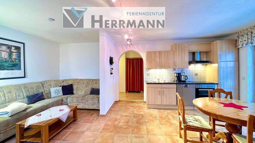 Ferienwohnung für 4 Personen, mit Garten und Ausblick, mit Haustier bei Neuschwanstein