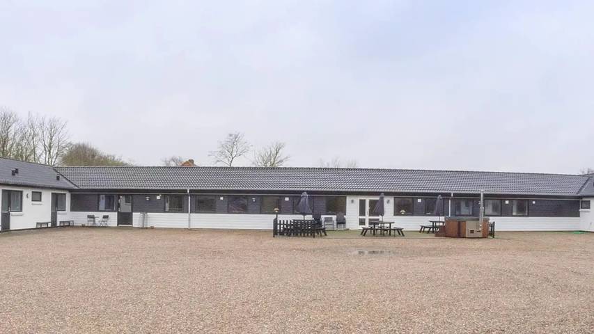 Ferienhaus für 41 Personen, mit Garten - 1