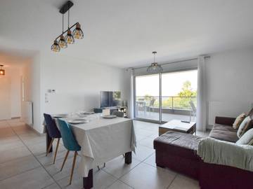 Gîte pour 4 personnes, avec balcon et vue sur le lac à Évian-les-Bains
