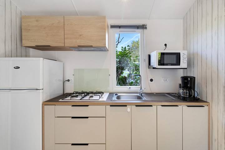 Mobil home pour 6 personnes, avec bassin pour enfant et jardin, animaux acceptés à Bouzic - 4