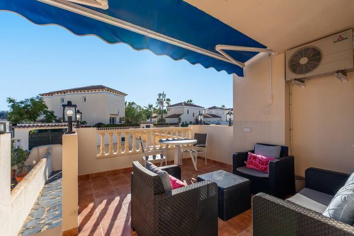 Maison de vacances avec piscine partagée, terrasse et Wi-Fi in Las Ramblas Golf, Orihuela