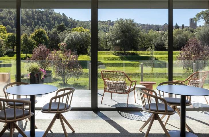 Hôtel pour 3 personnes, avec vue ainsi que piscine et jardin