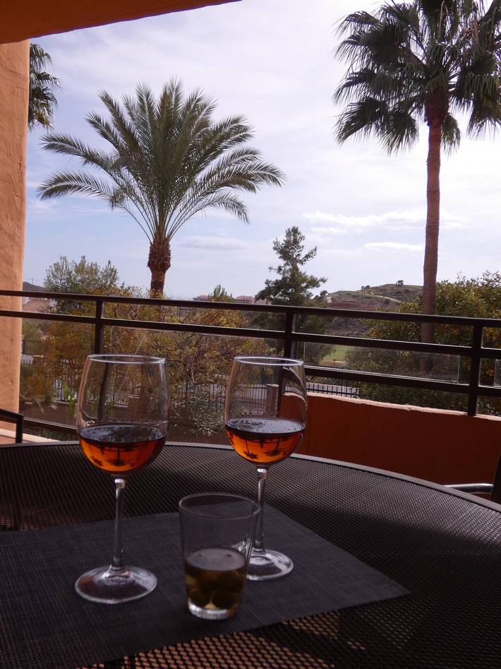 Entire apartment, Spacious Two Bedroom Apartment 1012 with Mountain View, Pool, Wi-Fi, A/C, Balcony, Terrace & Garden in La Cala de Mijas, Mijas