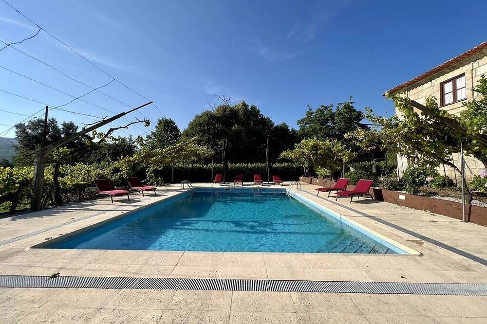 Casa de campo em Celorico de Basto, a 500 metros do centro, ambiente tranquilo . in Britelo, Gémeos e Ourilhe, Distrito de Braga