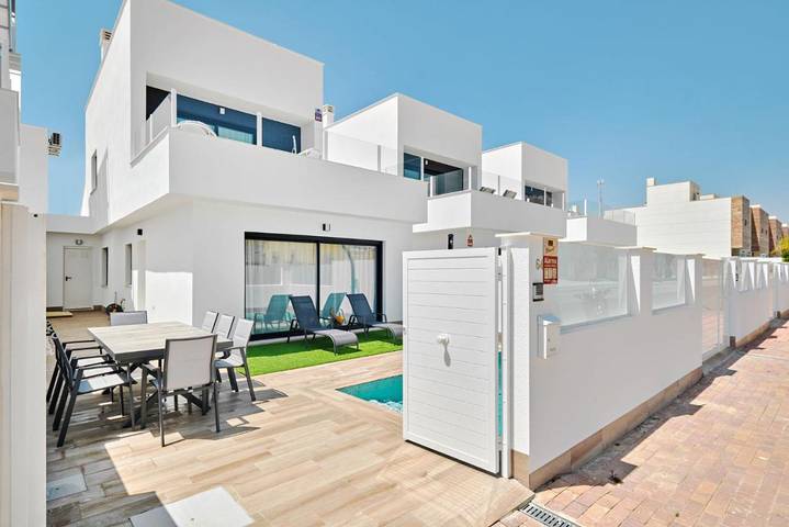 Casa rural para 8 personas, con Balcón y Terraza además de Piscina y Vistas en San Pedro del Pinatar - 3