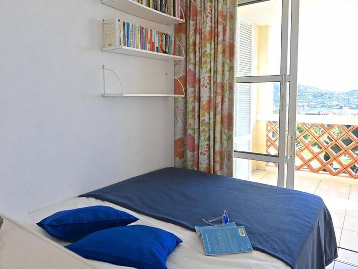 Gîte pour 6 personnes, avec terrasse ainsi que jardin et piscine dans Gare Du Dramont - 4