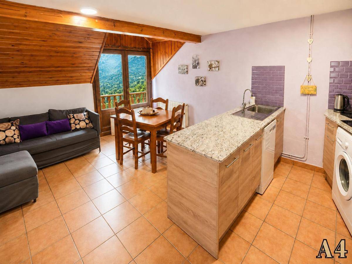Hostal Rural Sant Climent - Habitacions i Apartaments in Tahull, Valle de Bohí