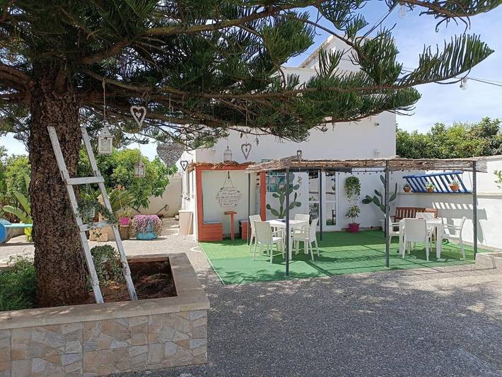 B&b per 4 persone, con panorama e giardino, adatto a famiglie con bambini in Lequile