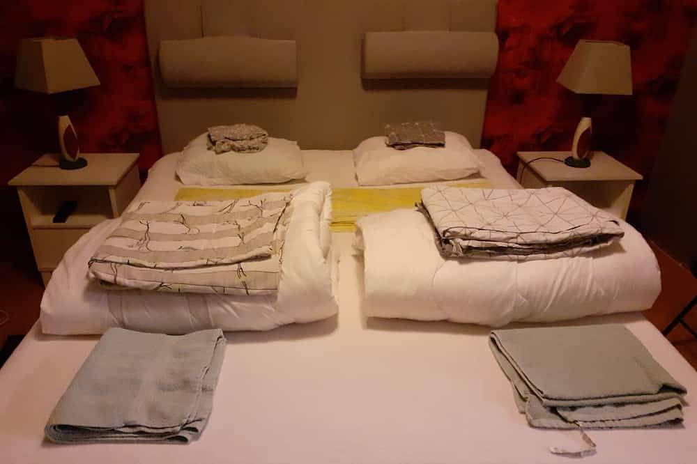 Haus mit herrlichem Landschaftsblick über dem Polarkreis im Herzen von Laponia in Lappland (Schweden)