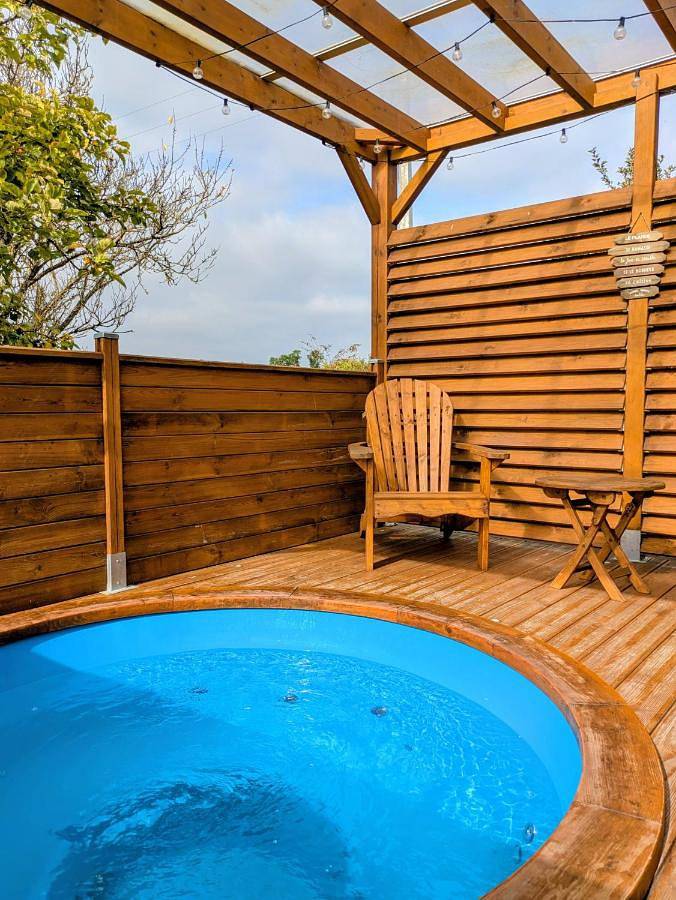 Chalet pour 2 personnes, avec Jacuzzi et Terrasse ainsi que Jardin et Vue dans l' Aube - 3