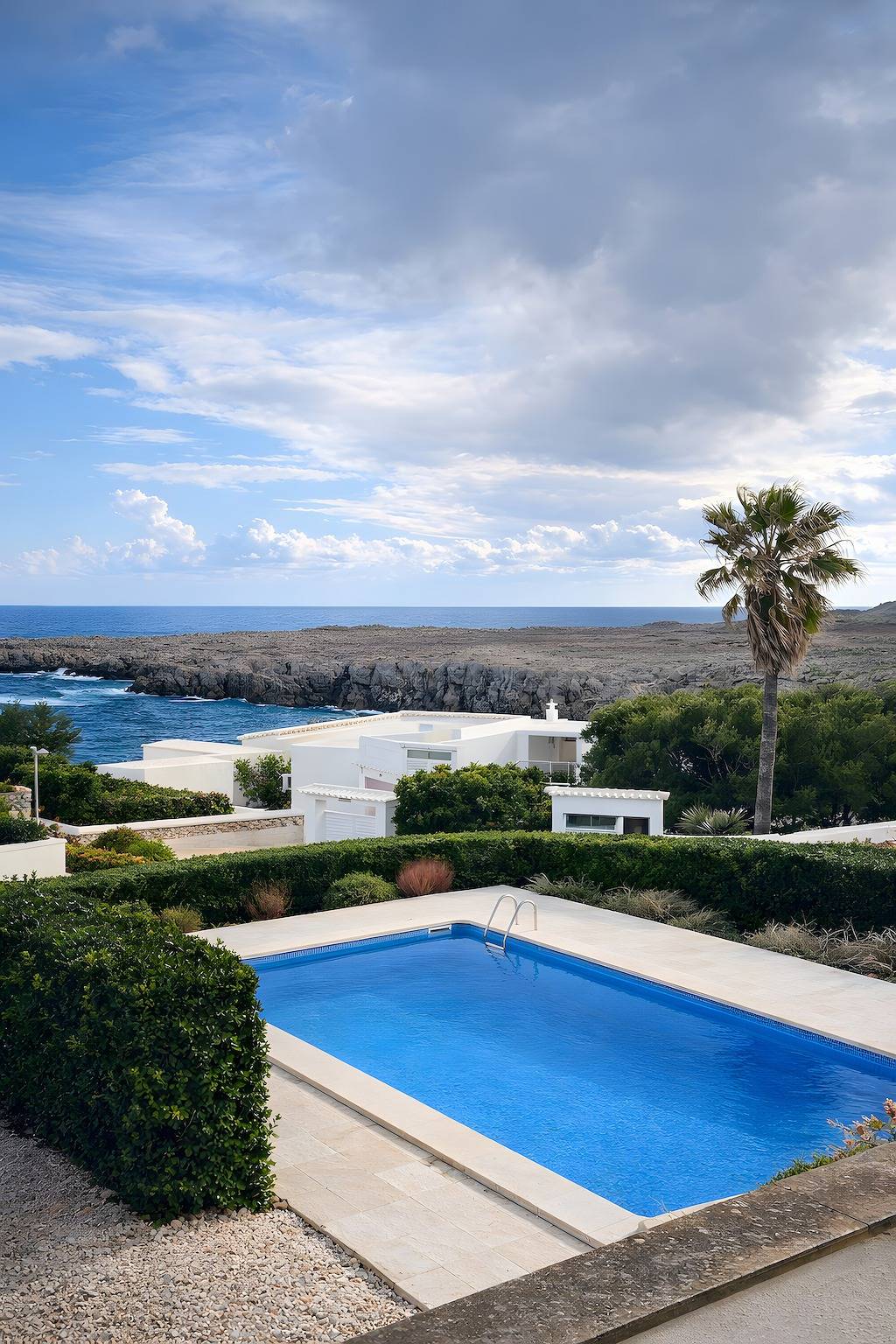 Chalet 'Duplex Laura' con vistas al mar, terraza privada y jardín privado in Arenal d'en Castell, Es Mercadal