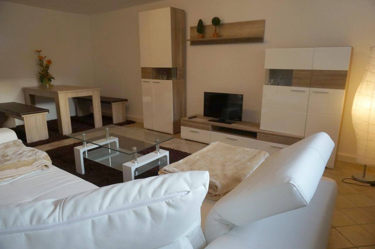 Ganze Wohnung, Apartment with Garden View in Germersheim, Rheinebene
