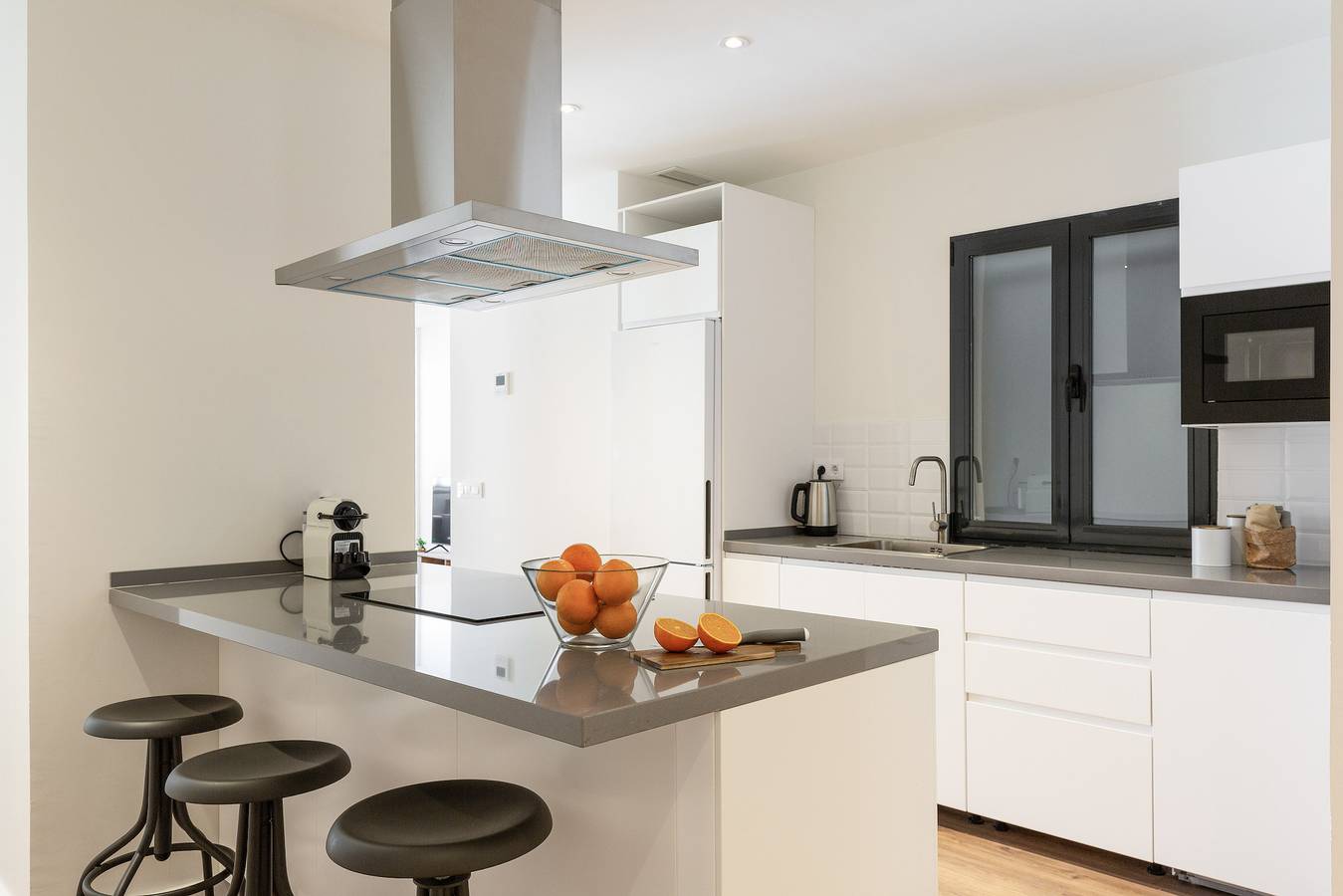Apartamento entero, Apartamento de vacaciones para 8 personas con balcón/terraza in Hospitalet de Llobregat, Barcelonés