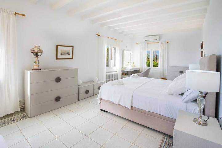 Villa Avec Vue Sur Mer, Acces Direct A La Mer, Piscine, Situation Exceptionnelle in Port d'Andratx, Andratx