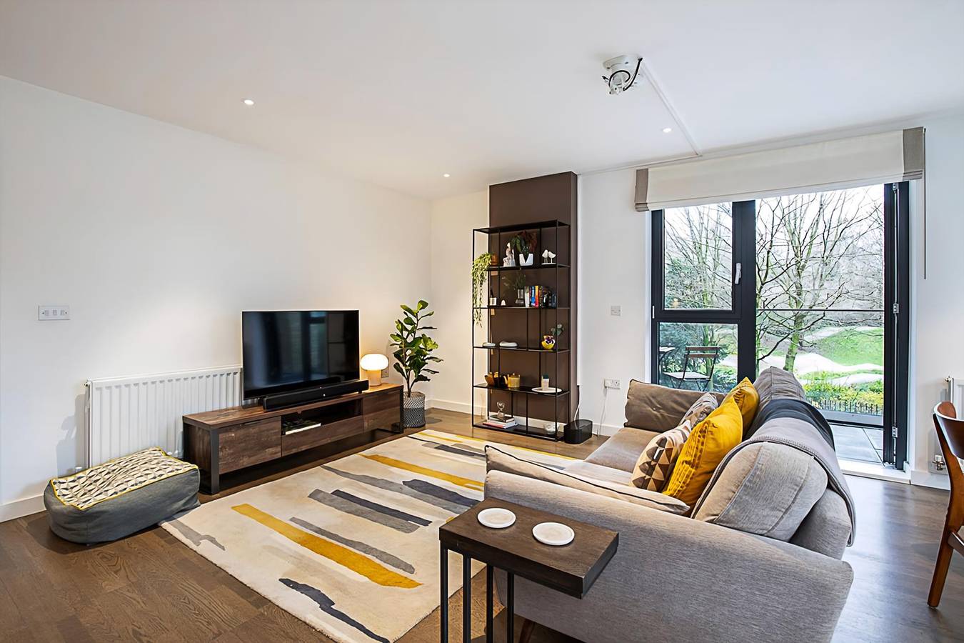 Entire apartment, Spacious and Trendy Shoreditch Flat in Tower Hamlets, London