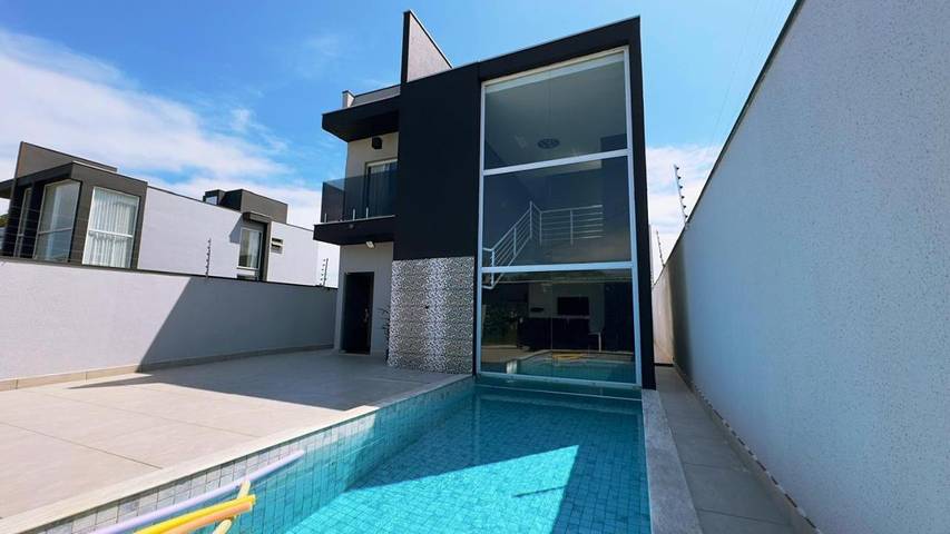 Casas e apartamentos de temporada para 15 pessoas, com piscina, com animais de estimação em Massaguaçu