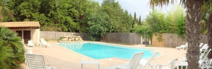 Gîte pour 10 personnes, avec jardin et piscine à Lagrasse