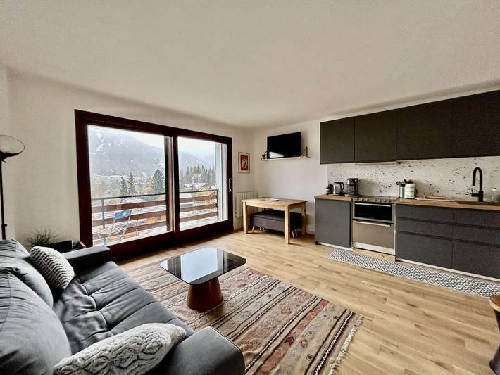 Apartamento entero, Estudio cabina para 4 con balcón, cerca de comercios y transporte gratuito in Le Monêtier-les-Bains, Serre Chevalier